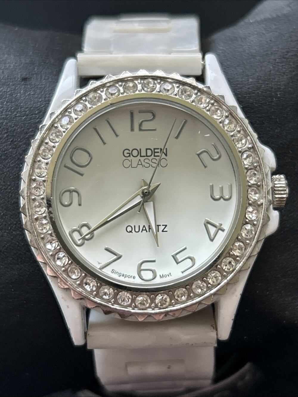 Golden Classic White Case And Band Women’s Quartz Watch